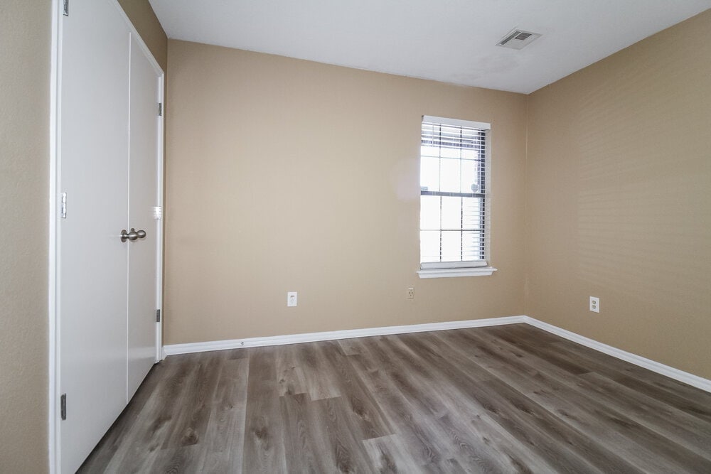 Building Photo - 3713 Shannon Dr