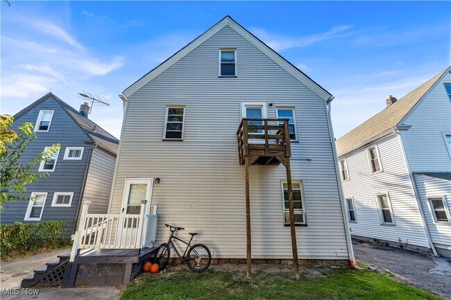 Building Photo - 2115 Dowd Ave