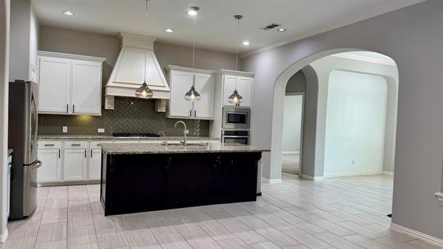 Building Photo - 6913 Helena Way
