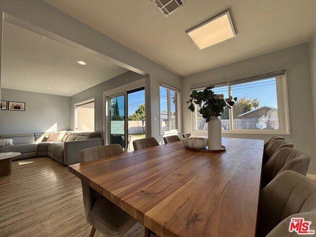 Building Photo - 10148 Gothic Ave