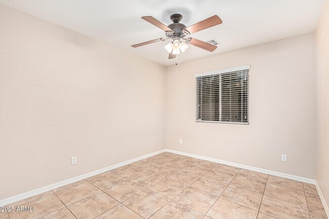 Building Photo - 25667 W Primrose Ln