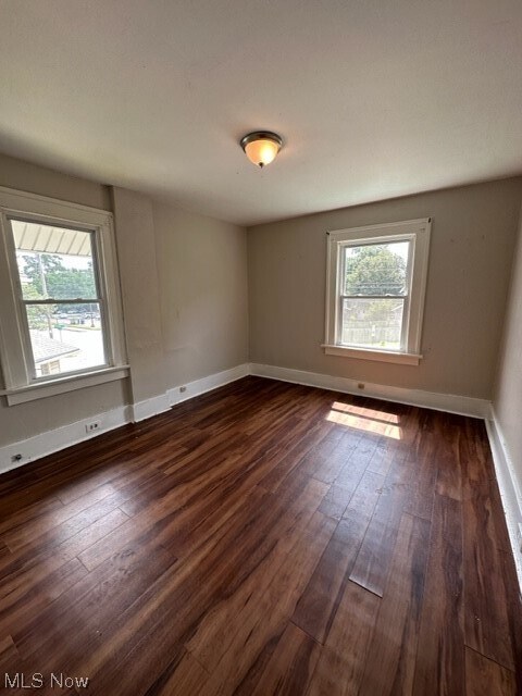 Building Photo - 905 W Exchange St