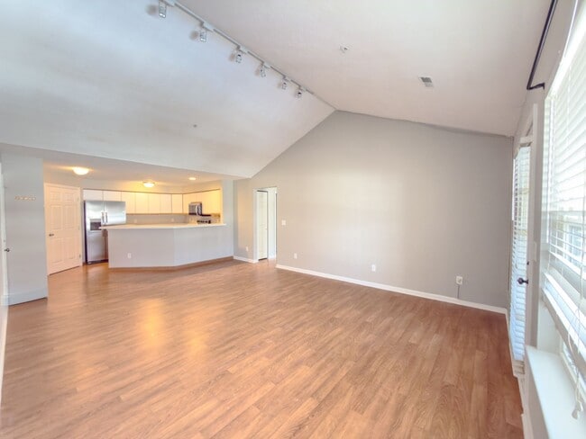 Building Photo - Maintenance-Free Condo Living in South Ann Arbor