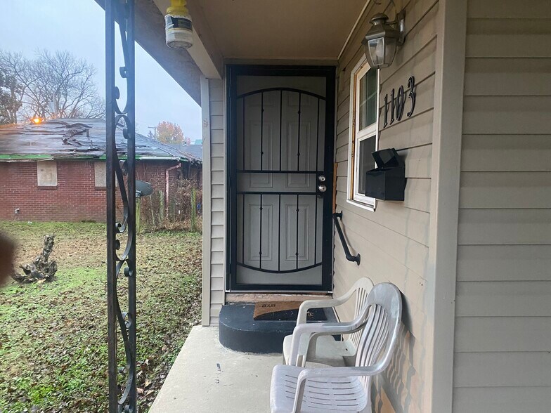 Building Photo - 1103 S Lilly St