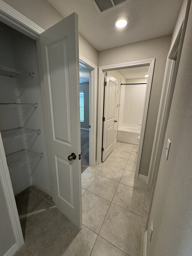 Building Photo - 13009 Majestic Garden Ln