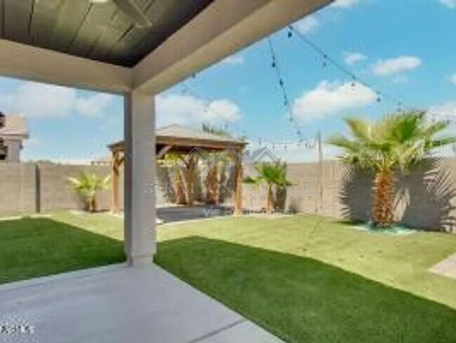 Building Photo - 37755 N Bentgrass Rd