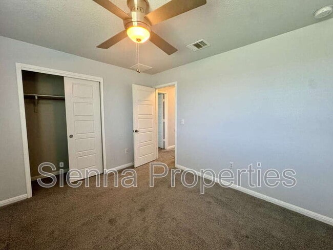 Building Photo - 372 Kingfisher Ln