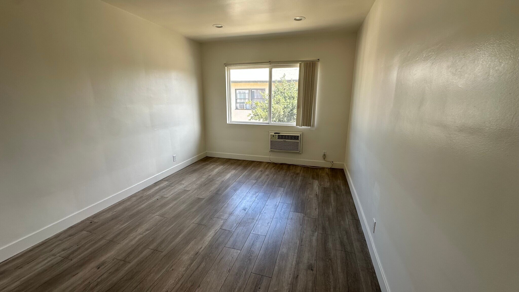 Building Photo - 13233 Oxnard St