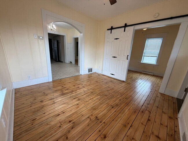 Building Photo - Charming 2 Bedroom Single-Family Home with Garage in Tomah
