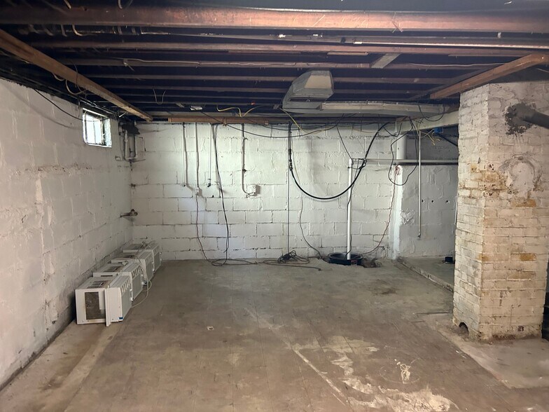 Building Photo - 1506 N Grant Ave