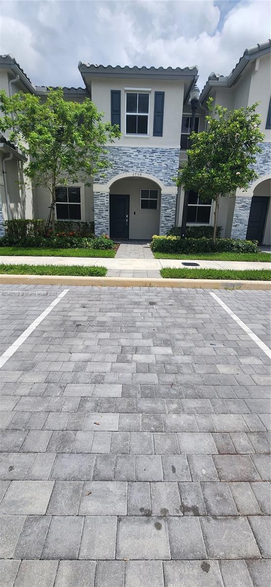 Building Photo - 2708 SE 15th Ct