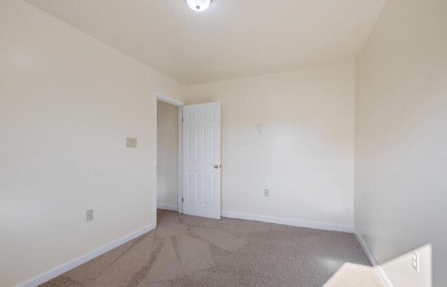 Building Photo - Charming Single Family for Lease