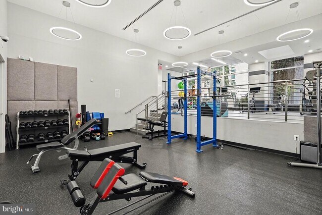 Building Photo - 1025 1st St SE