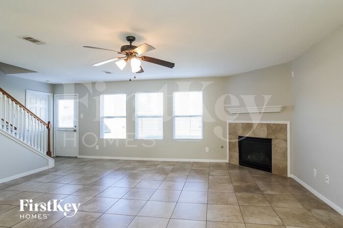 Building Photo - 9805 Hyacinth Way