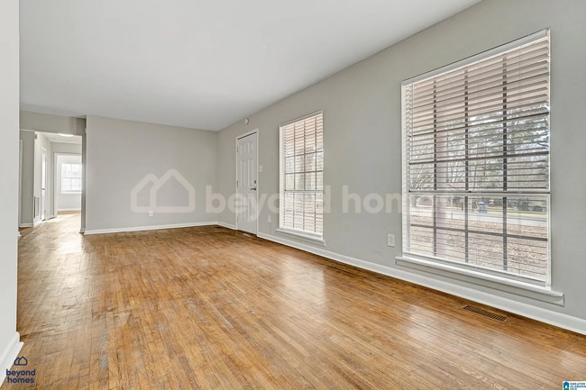 Building Photo - 4012 Hazelwood Rd