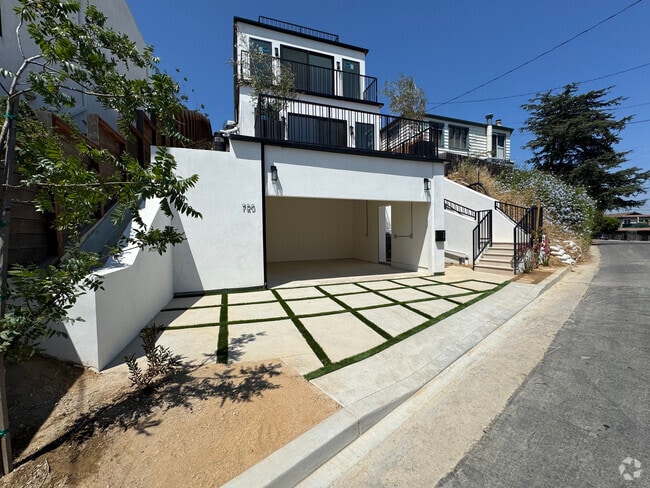Building Photo - 720 Crane Blvd