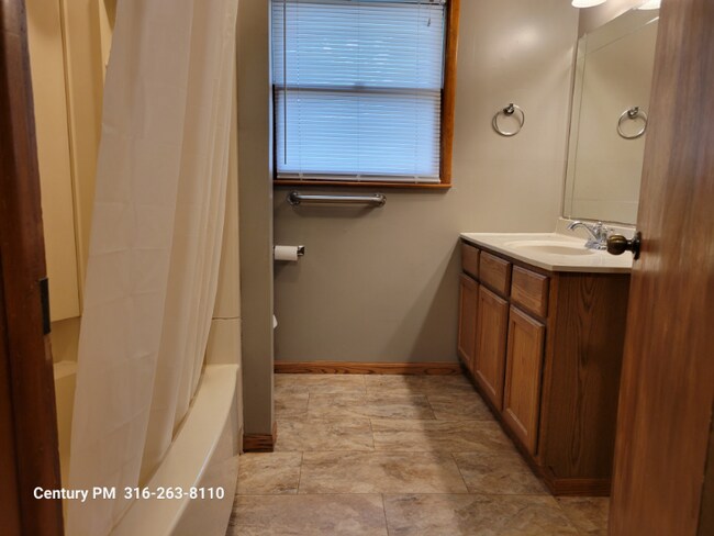 Building Photo - 3114 S Elizabeth Ave