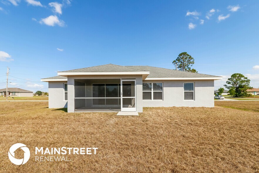 Building Photo - 308 NW 18th Ave