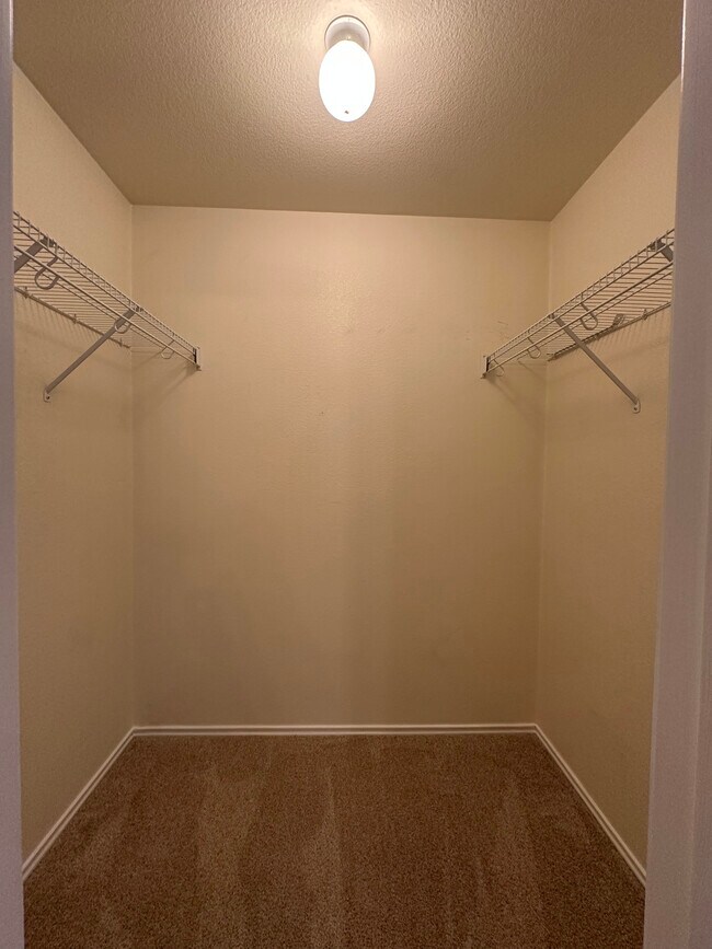 Building Photo - 2101 Charlotte Estates Dr