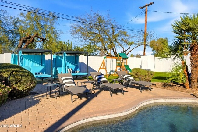 Building Photo - 8140 E Pine Dr