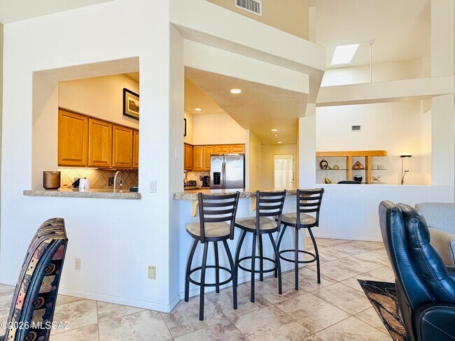 Building Photo - 1465 W Bridalveil Pl
