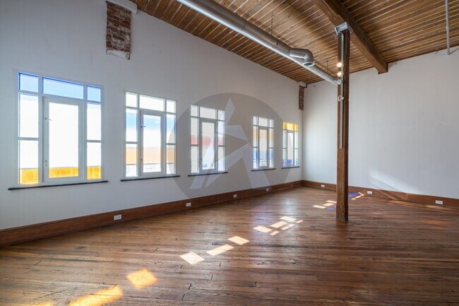 Building Photo - 161 Mangum St SW