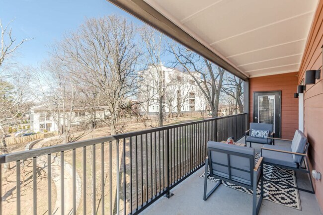 Building Photo - 525 Parkway Dr NE