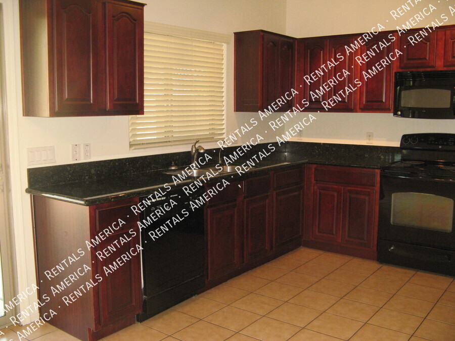 Building Photo - 1378 W Brangus Way