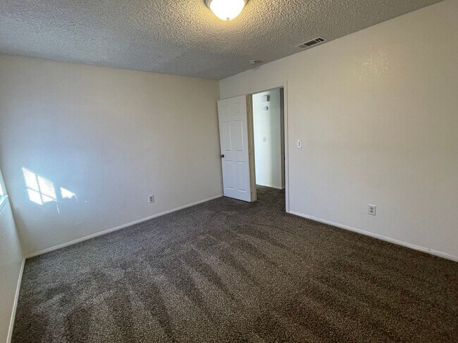 Building Photo - 20292 Thunderbird Rd