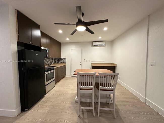 Building Photo - 108 NW 2nd Ave