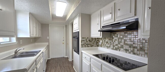 Building Photo - 23019 Tree Bright Ln