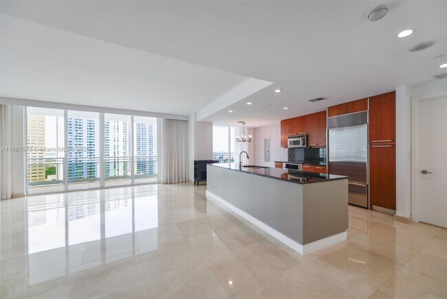 Building Photo - 901 Brickell Key Blvd