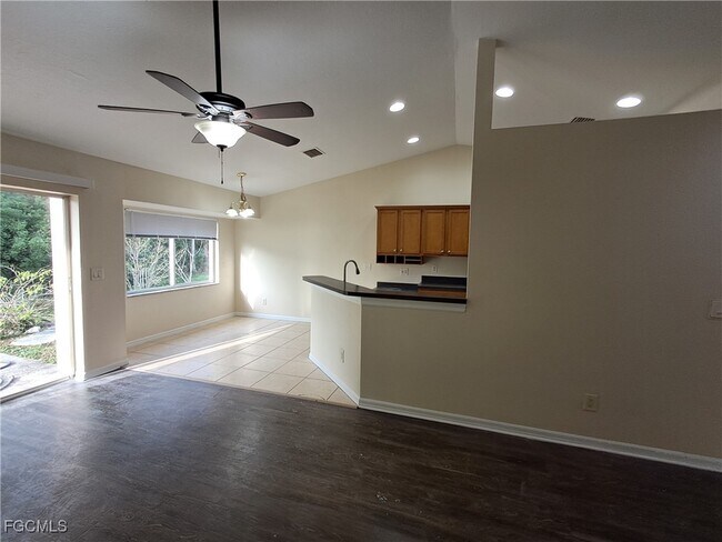 Building Photo - 135 Greenbriar Blvd