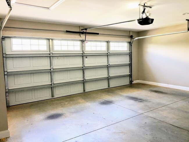 Building Photo - 261 Brookwoods Ln