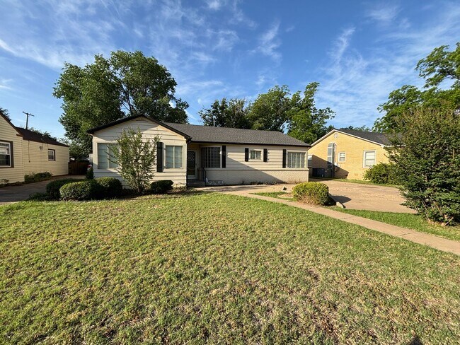 Building Photo - Spacious 3/2 in Tech Terrace w/ option to ...