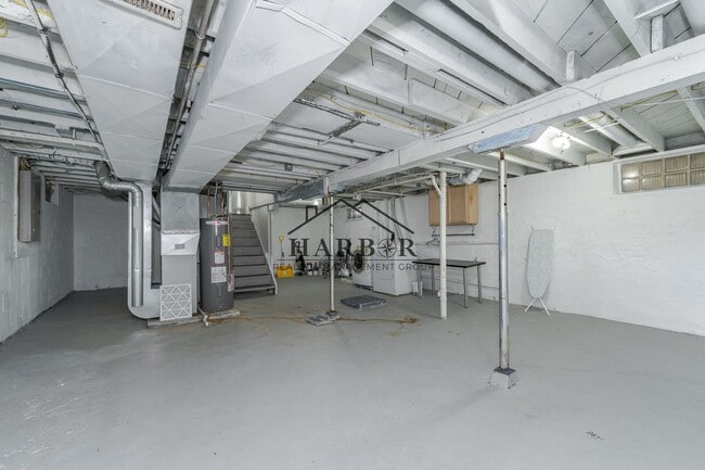 Building Photo - Furnished SE Rochester Home Available Now!