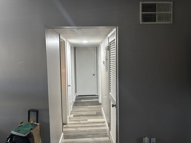 Building Photo - 1950 Paine Ave