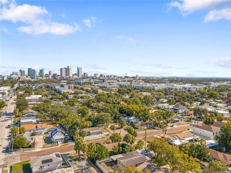 Building Photo - 2103 W State St