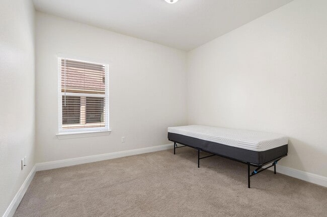 Building Photo - 2304 Arroyo Grande