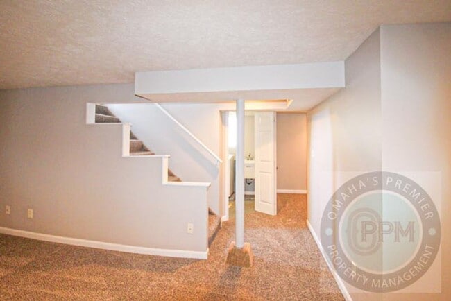Building Photo - 3 Bedroom 3 Bathroom Home