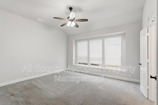 Building Photo - 3543 Beaumont Dr