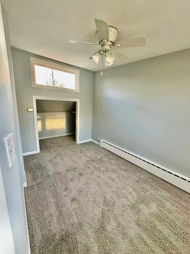 Building Photo - 519 N Park St