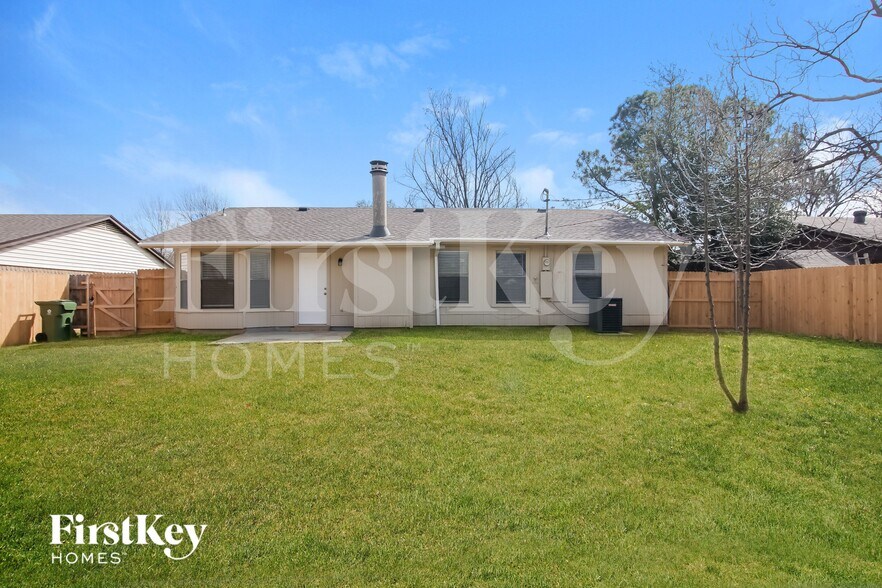 Building Photo - 1305 Haley Ln