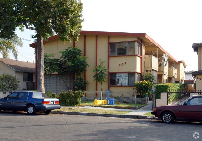 Primary Photo - 604 Walnut St