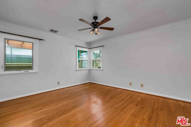 Building Photo - 3439 W 84th Pl