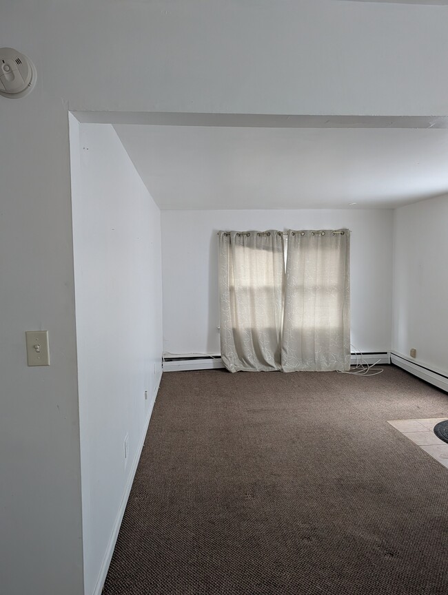 Building Photo - 23 1/2 Church St