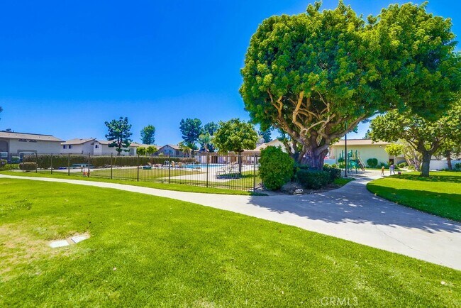 Building Photo - 9502 Pettswood Dr