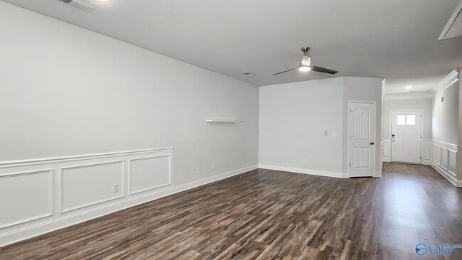 Building Photo - 403 Edgebrook Dr