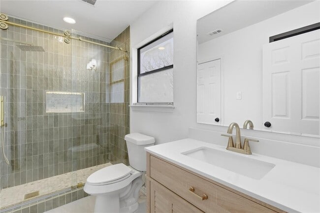 Building Photo - 2622 Gwendolyn Ln