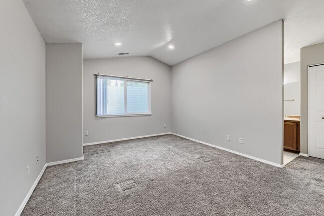 Building Photo - 4605 SW 164th Terrace